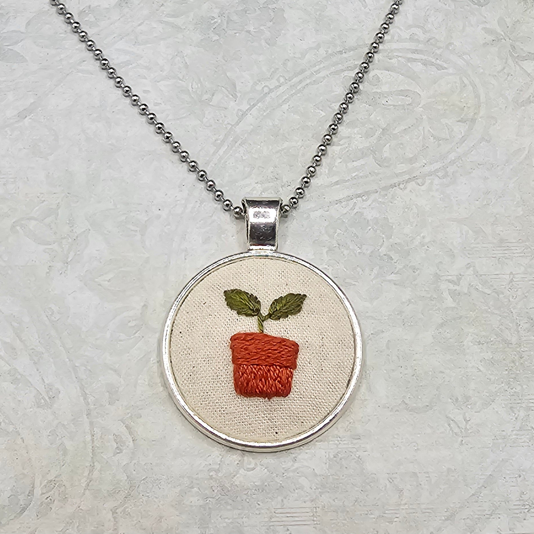Plant Sprout Necklace -Silver- Hand Embroidery
