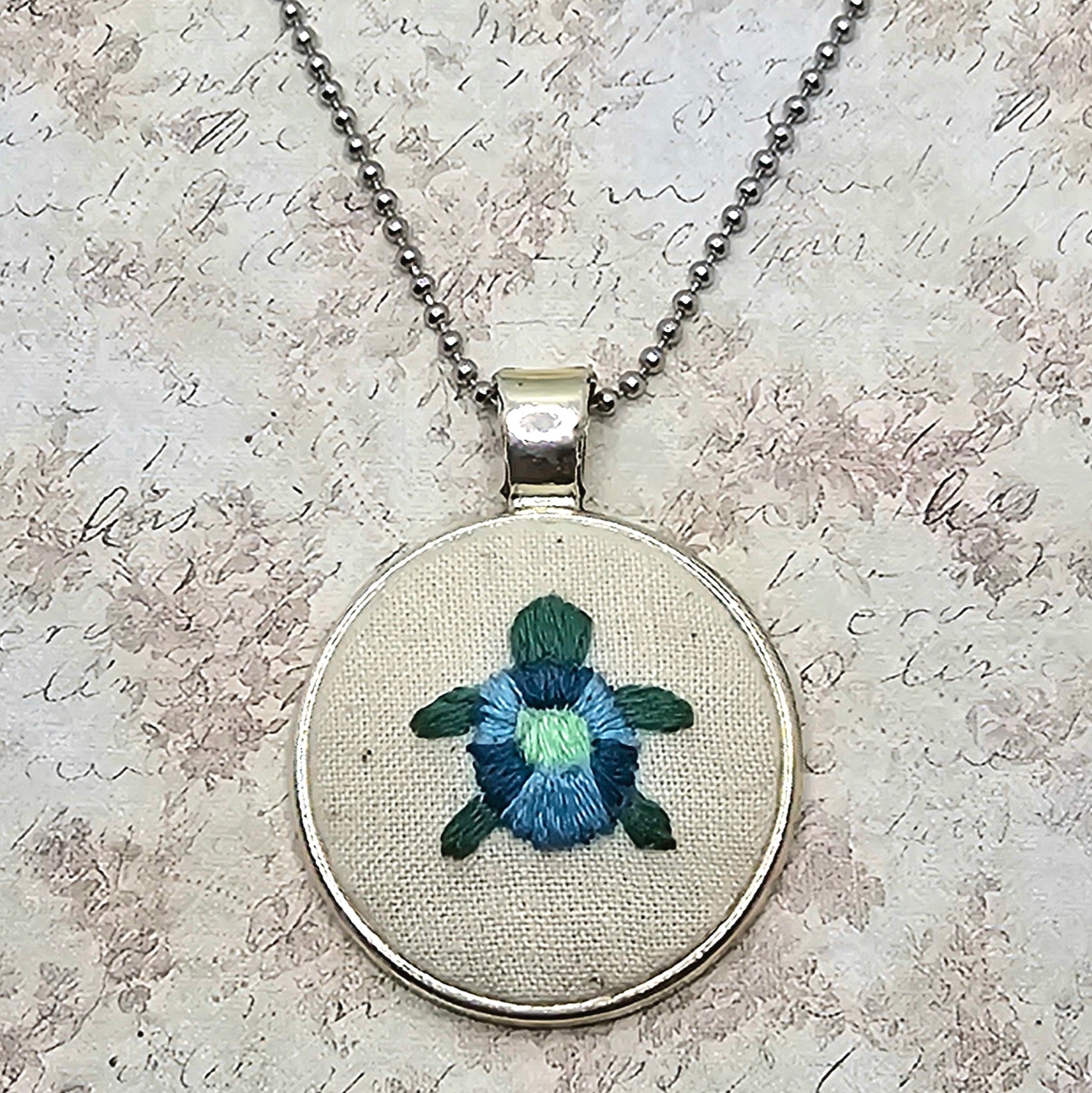Turtle Necklace - Silver - Hand Embroidery