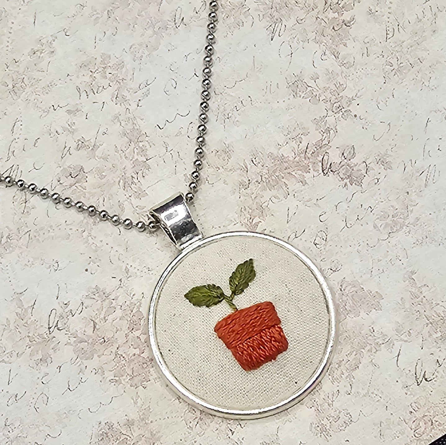 Plant Sprout Necklace -Silver- Hand Embroidery