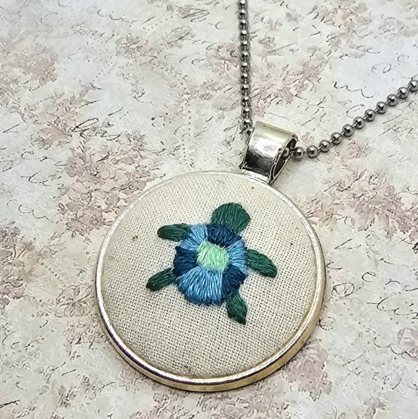 Turtle Necklace - Silver - Hand Embroidery